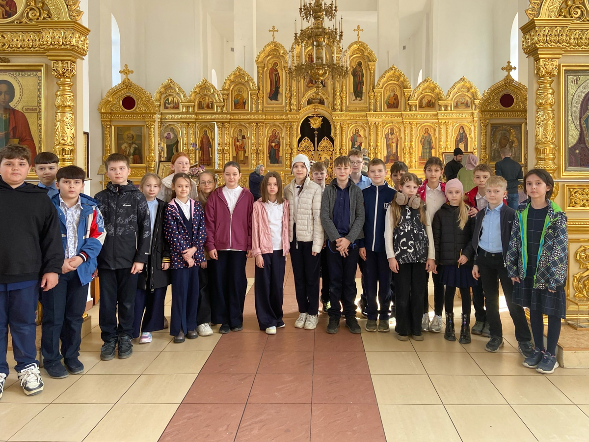 Экскурсия в храм Казанской иконы Божией Матери.