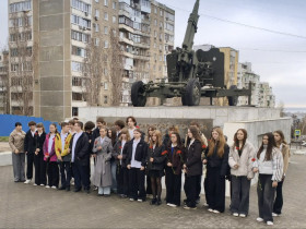 Митинг и возложение цветов в честь Дня войск ПВО.